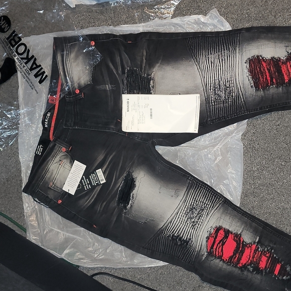 Jeans - Picture 1 of 3